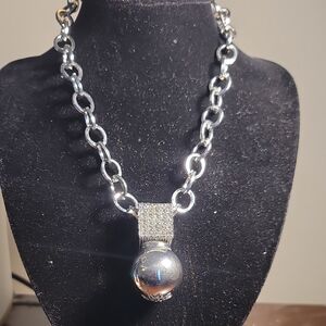 Elegant Silver Necklace with Crystal Accents